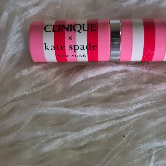 Clinique X Kate Spade Cosmetic Collection - Picture 9 of 12